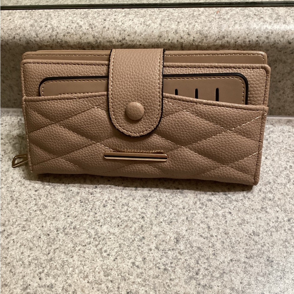 Elegant Tan Quilted Women's Wallet